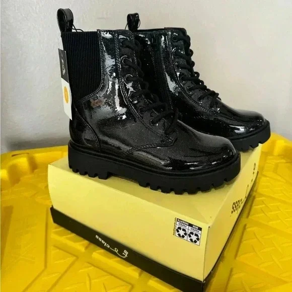 NWT GIRLS ART class boots - Picture 1 of 3